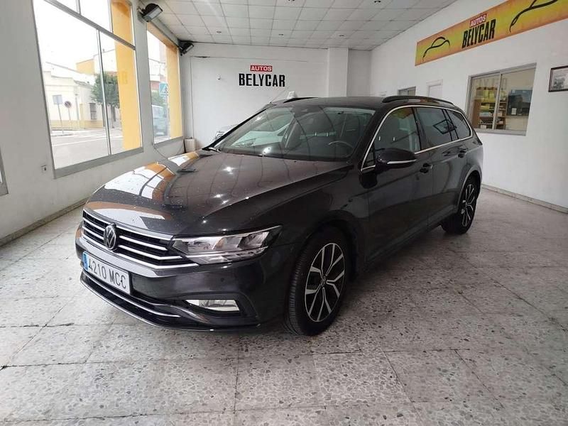 Usado VW Passat Executive 150 CV (110 kW) 2022 Gris Familiar