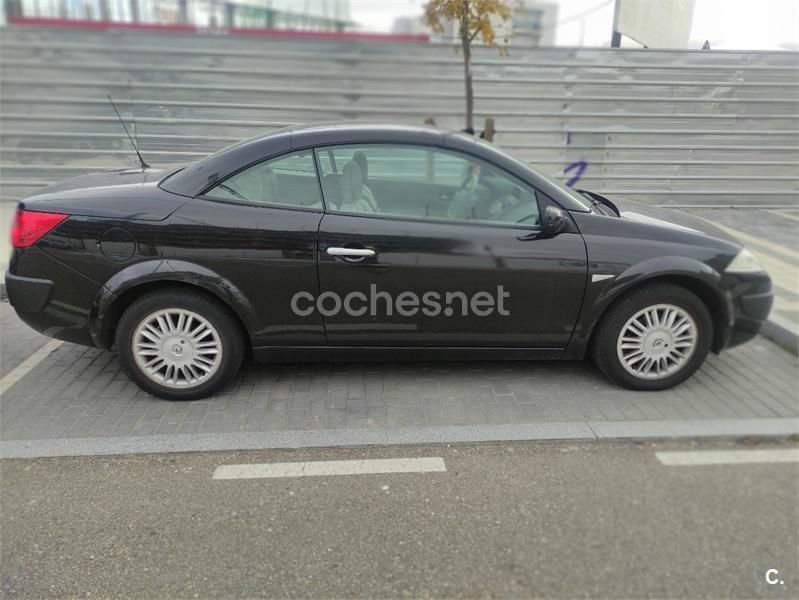 Usado Renault Mégane Cabriolet Dynamique 105 CV (77 kW) 2007 Etiqueta b (amarilla) Descapotable