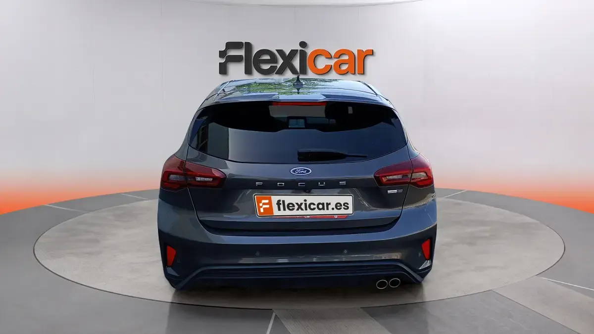 Usado Ford Focus ST-Line 125 CV (91 kW) 2022 Gris Berlina
