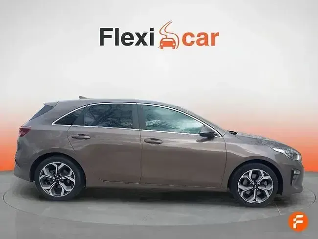 Usado Kia Ceed 140 CV (102 kW) 2019 Marrón Utilitario
