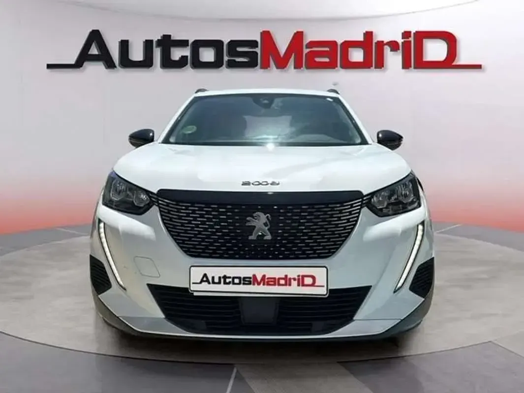 Usado Peugeot 2008 Allure 110 CV (80 kW) 2022 Blanco SUV