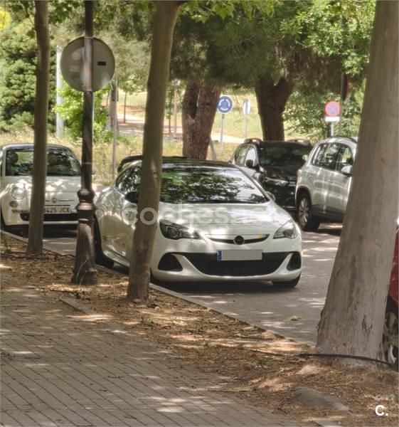 Usado Opel Astra GTC OPC 280 CV (205 kW) 2014 Blanco Berlina