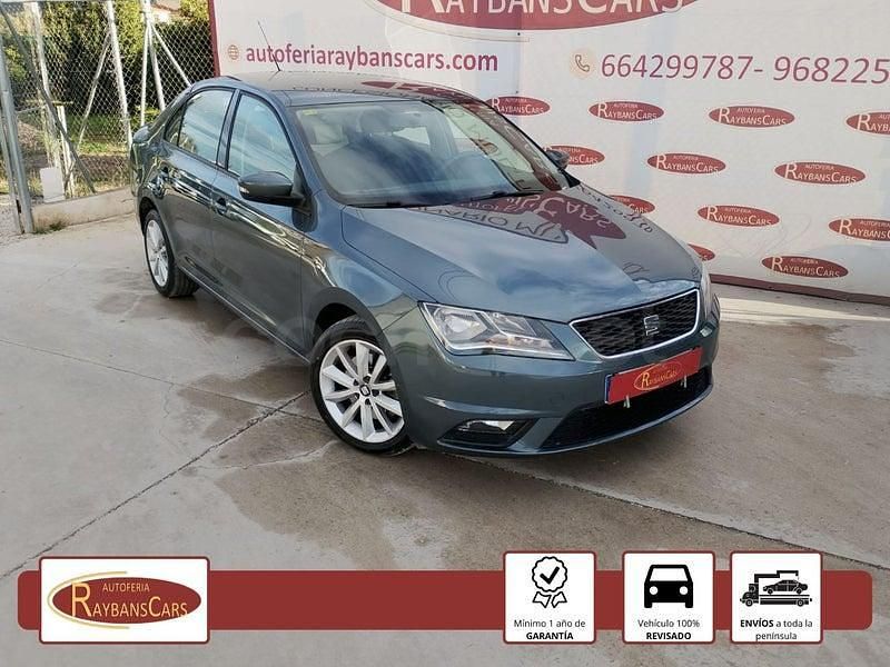 Usado Seat Toledo Reference 115 CV (84 kW) 2016 Gris / plata Utilitario