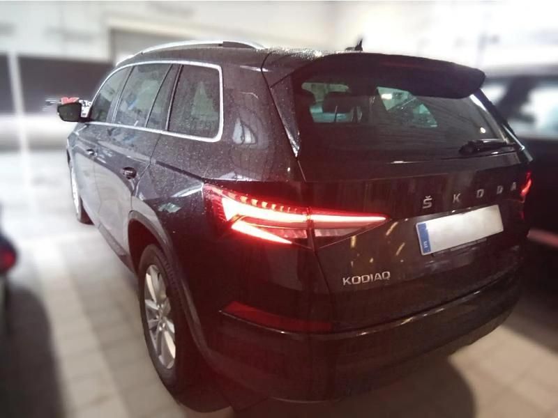Usado Skoda Kodiaq Style 150 CV (110 kW) 2022 Negro SUV