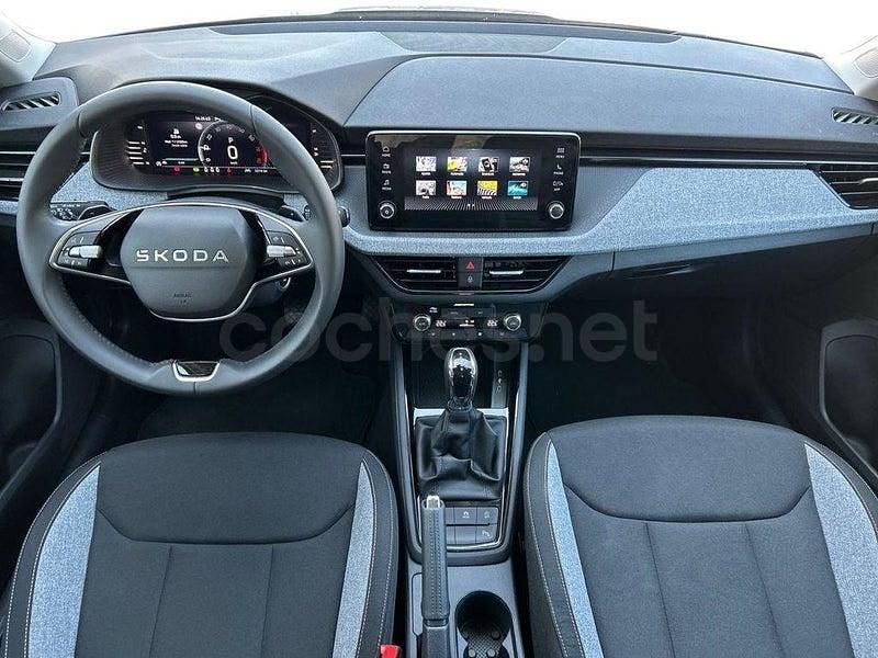 Usado Skoda Scala Selection 116 CV (85 kW) 2025 Gris Utilitario