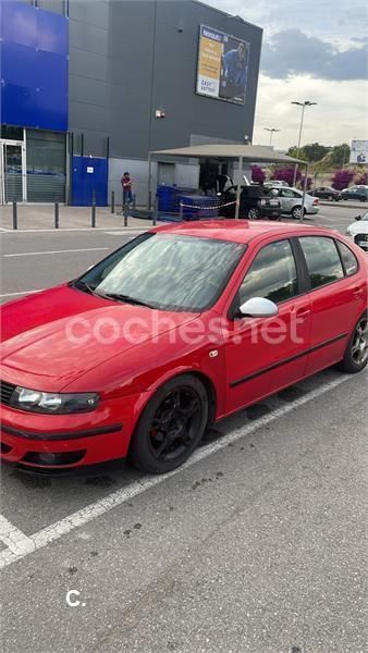 Rojo Usado 2004 Seat Leon Sport Berlina | 1800 € (Super precio) - Imagen 1/2