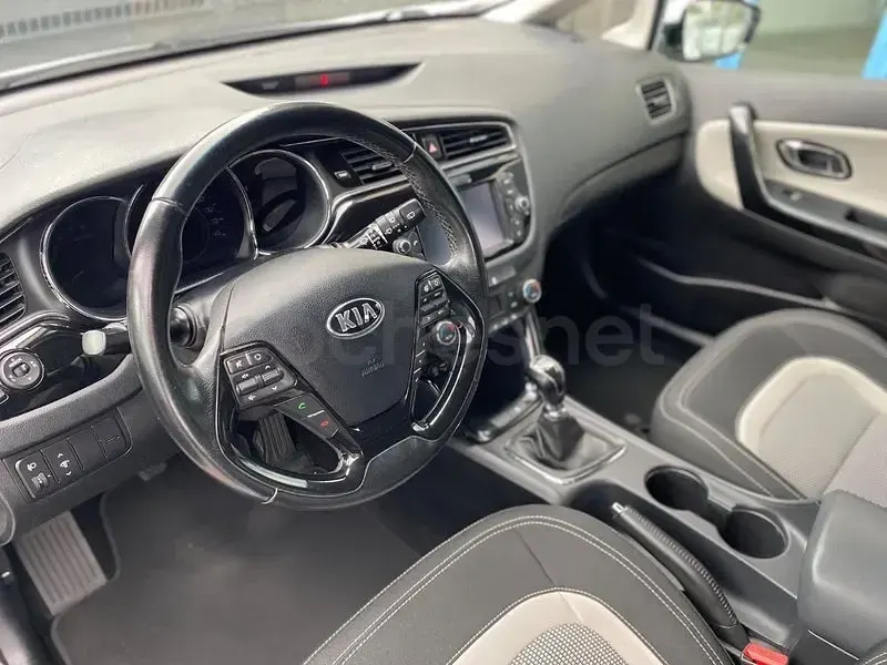 Usado Kia Ceed GT 136 HP (100 kW) 2017 Branco Sedan