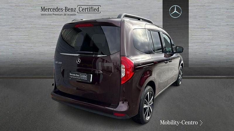 Usado Mercedes EQT200 2023 Rojo Monovolumen