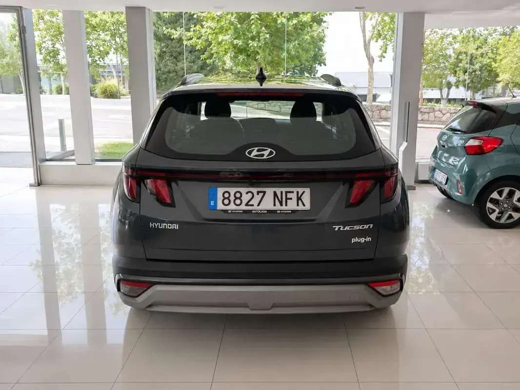 Usado Hyundai Tucson 252 CV (185 kW) 2025 Gris SUV