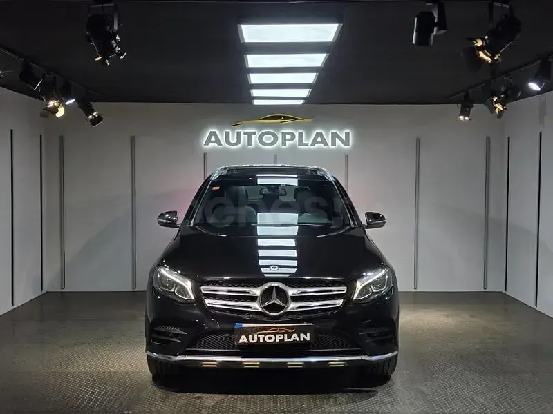 Usado Mercedes GLC250 204 CV (150 kW) 2017 Negro SUV