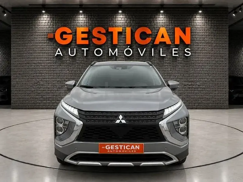 Usado Mitsubishi Eclipse Cross 188 CV (138 kW) 2024 Gris / plata SUV