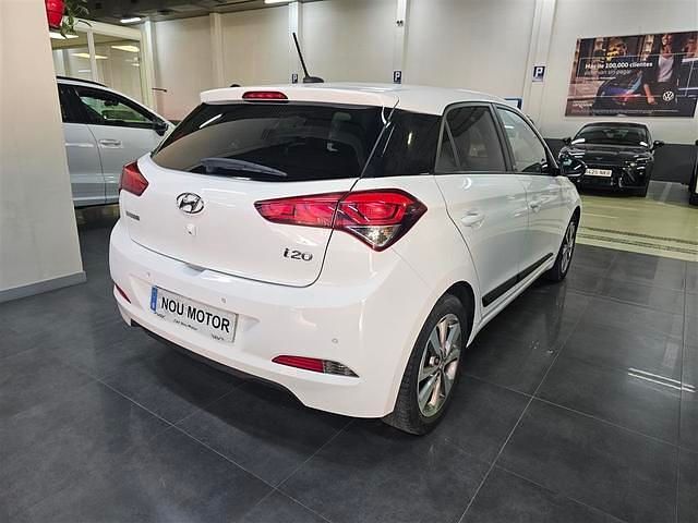 Usado Hyundai i20 GO! 100 CV (73 kW) 2018 Blanco Berlina