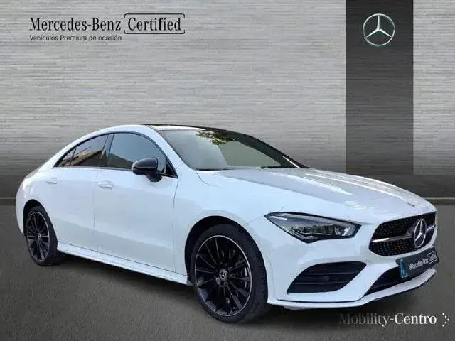 Usado Mercedes CLA250e 218 CV (160 kW) 2022 Blanco polar Coupe