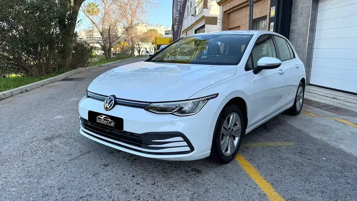 Usado VW Golf VIII Life 115 CV (84 kW) 2023 Blanco