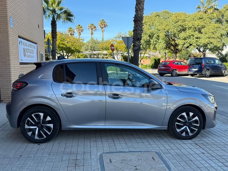 Usado Peugeot 208 GT 100 CV (73 kW) 2024 Gris / plata Utilitario