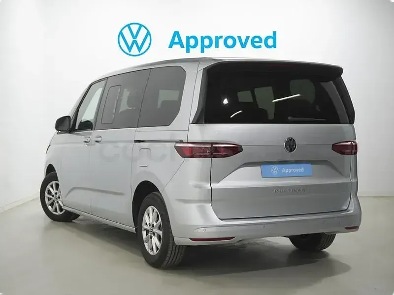 Usado VW Multivan 150 CV (110 kW) 2025 Plateado Monovolumen