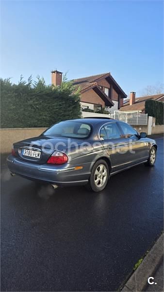 Usado Jaguar S-Type Executive 240 CV (176 kW) 2000 Gris / plata Berlina