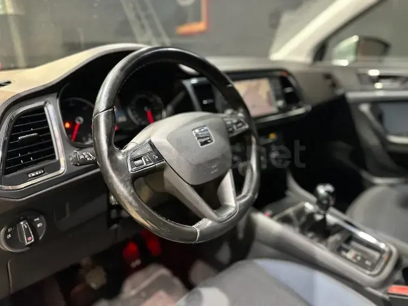 Usado Seat Ateca Style 150 CV (110 kW) 2017 Blanco SUV