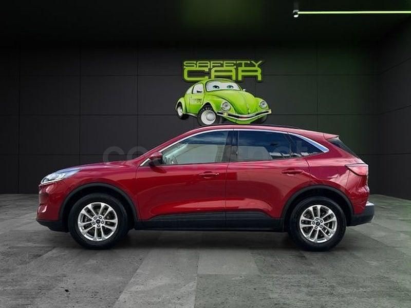 Begagnad Ford Kuga Titanium 150 HK (110 kW) 2022 Röd SUV