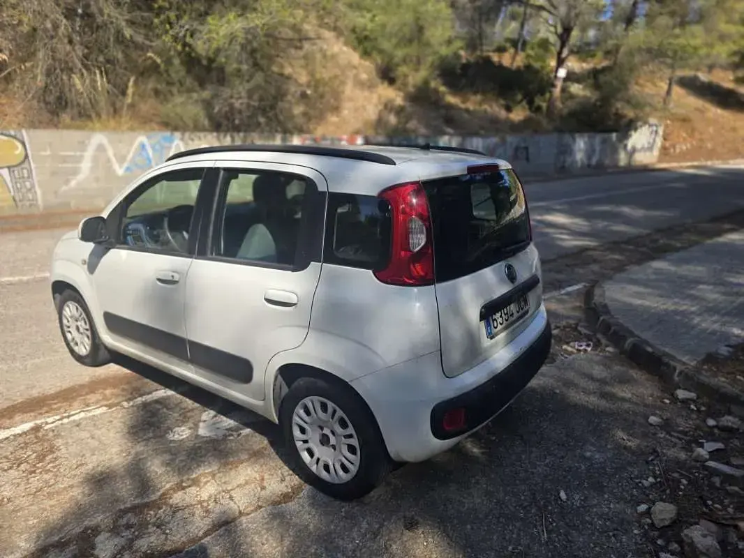 Usado Fiat Panda Lounge 69 CV (50 kW) 2015 Blanco Utilitario