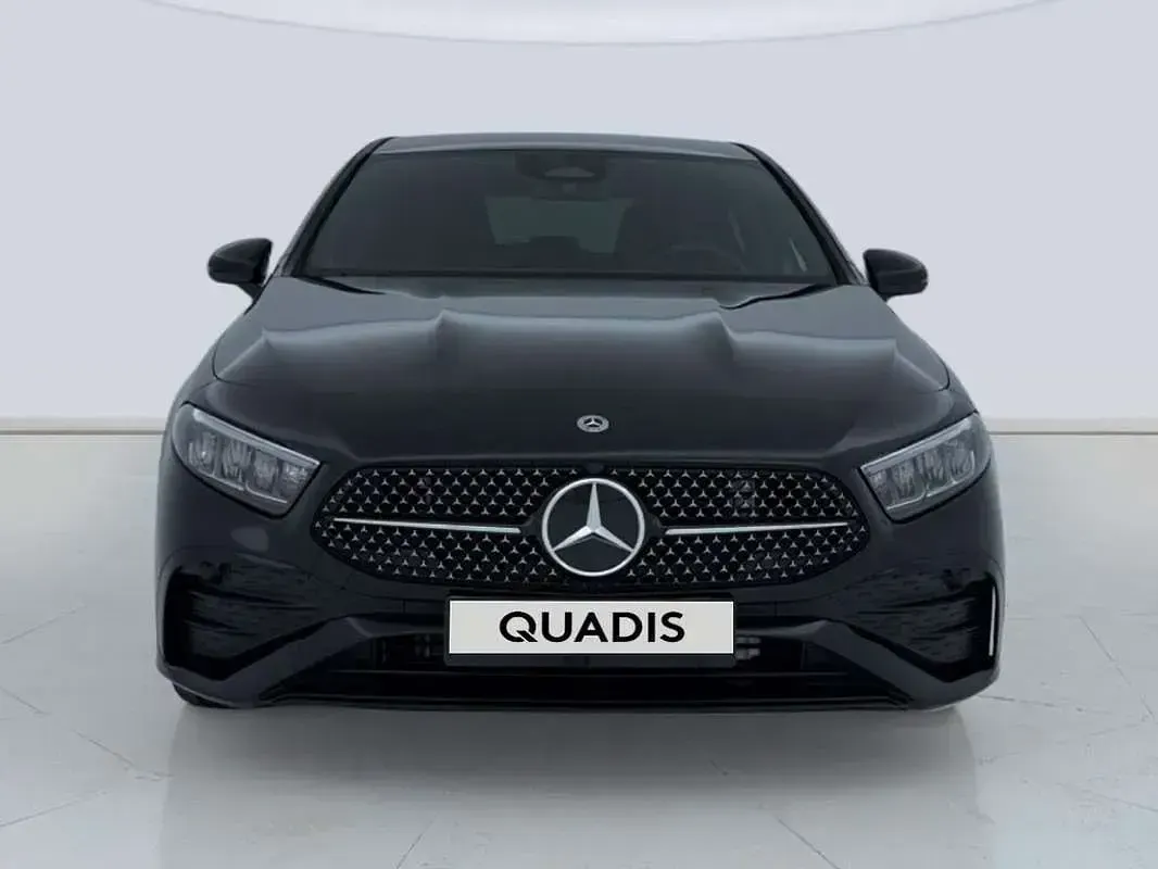 Usado Mercedes A200 Advanced 150 CV (110 kW) 2025 Negro Utilitario