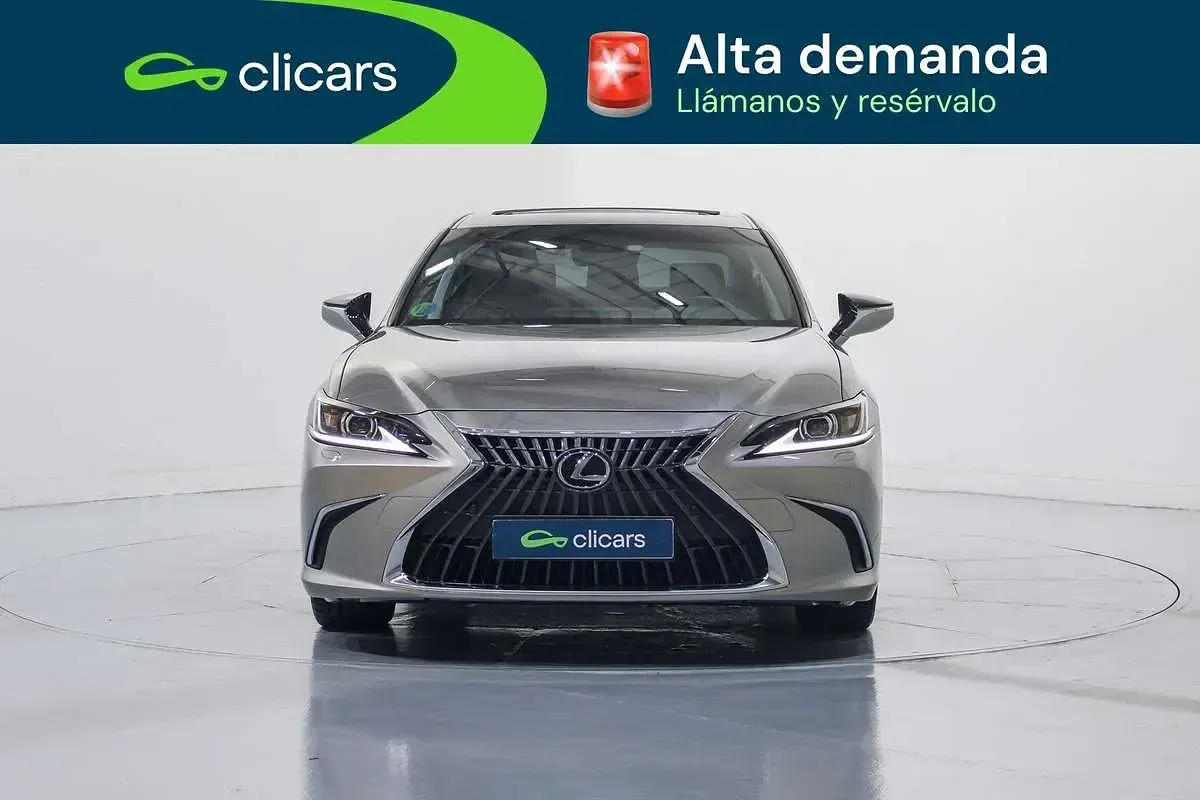 Usado Lexus ES300 178 CV (130 kW) 2024 Plateado Berlina
