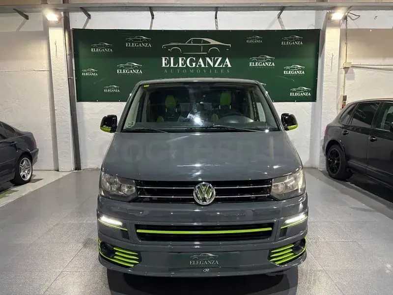 Usado VW Multivan Comfortline 102 CV (75 kW) 2011 Gris / plata Monovolumen