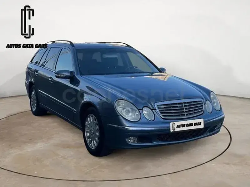 Käytetty Mercedes E320 Classic 224 HP (164 kW) 2003 Sininen Farmari