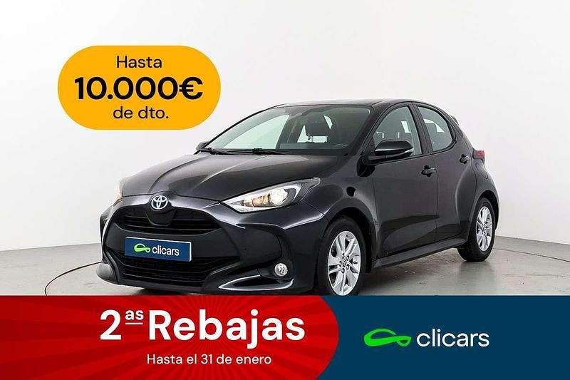Negro Usado 2022 Toyota Yaris Hybrid Active Utilitario | 14.290 € (Precio justo) - Imagen 1/4