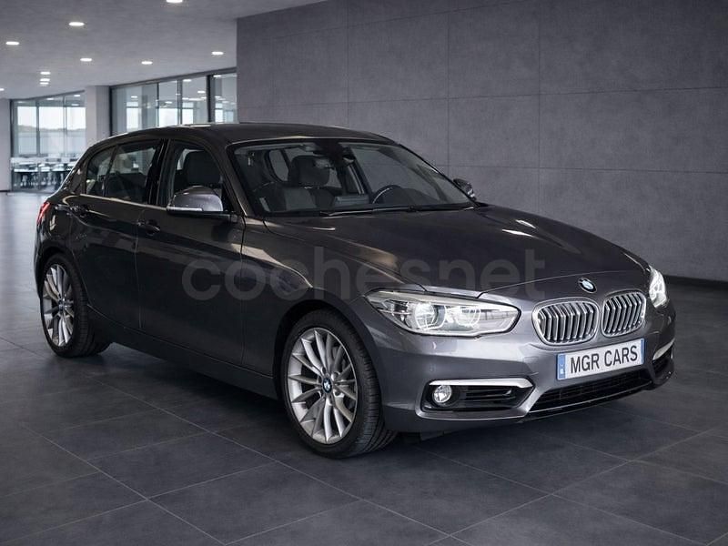 Usado BMW 118 Sport Line 150 CV (110 kW) 2018 Gris / plata Utilitario