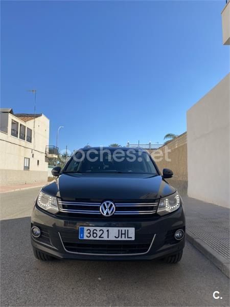 Gris / plata Usado 2015 VW Tiguan Sportline SUV | 18.700 € (Un poco caro) - Imagen 1/4