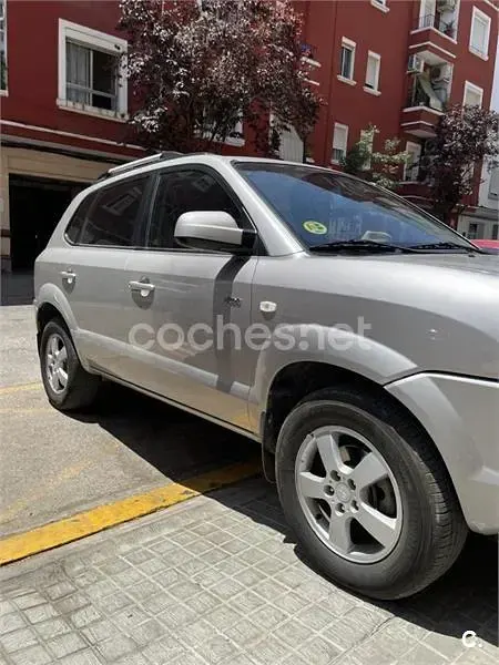 Usado Hyundai Tucson Comfort 140 CV (102 kW) 2008 Gris / plata SUV