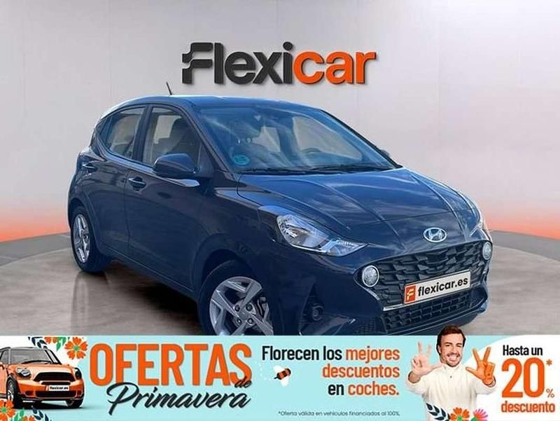 Usado Hyundai i10 67 CV (49 kW) 2022 Gris Utilitario