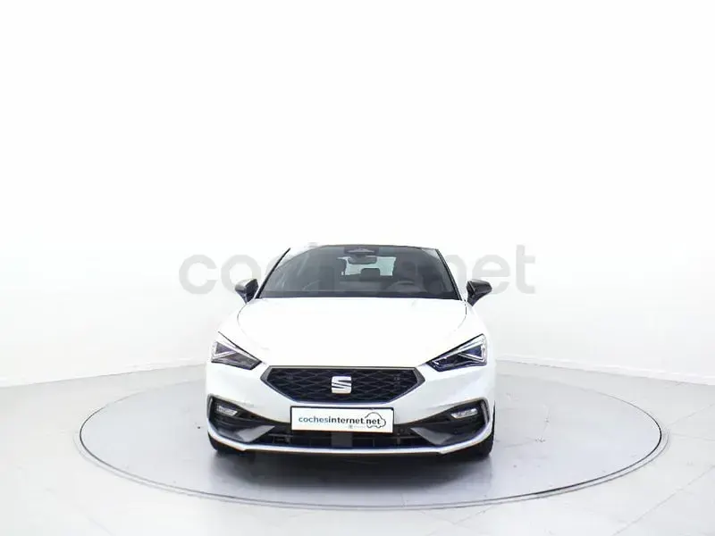 Usado Seat Leon FR 204 CV (150 kW) 2025 Blanco Berlina