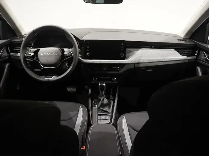 Nuevo Skoda Scala Selection 115 CV (84 kW) 2025 Gris Utilitario