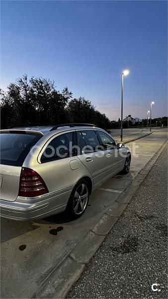 Usado Mercedes C220 Elegance 143 CV (105 kW) 2003 Gris / plata Familiar