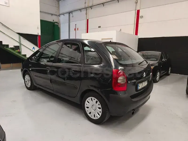 Usado Citroën Xsara Picasso 110 CV (80 kW) 2005 Azul Monovolumen