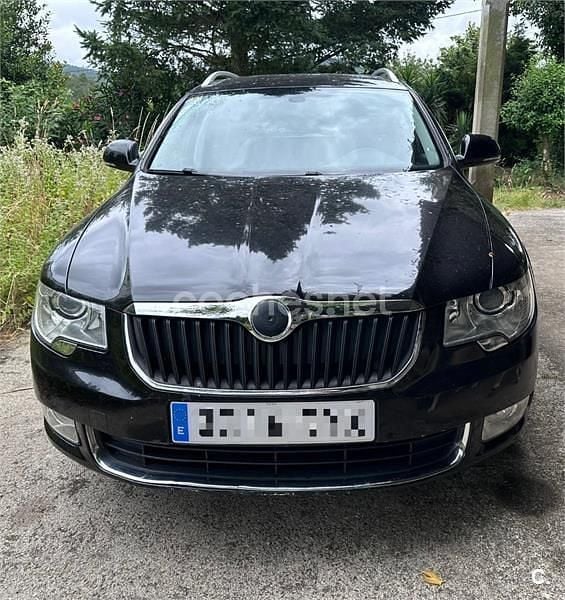Negro Usado 2010 Skoda Superb Comfort Familiar | 6500 € (Buen precio) - Imagen 1/4
