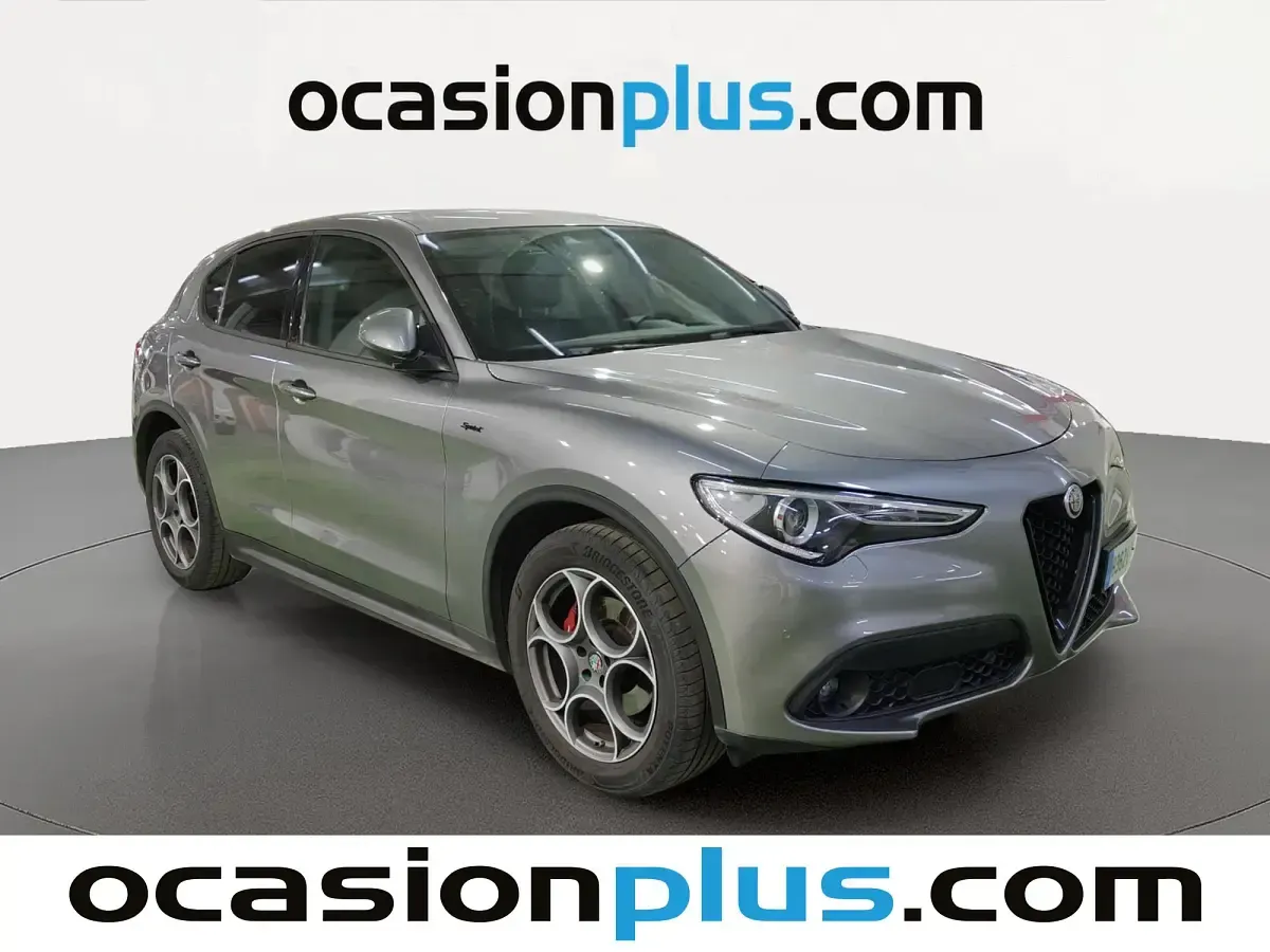 Usado Alfa Romeo Stelvio Sprint 190 CV (139 kW) 2022 Gris SUV
