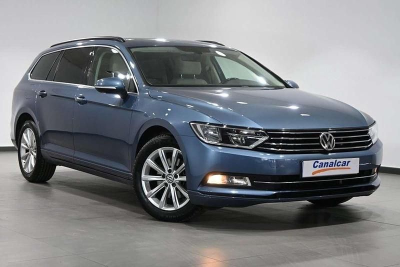 Usado VW Passat Advance 150 CV (110 kW) 2017 Azul Familiar