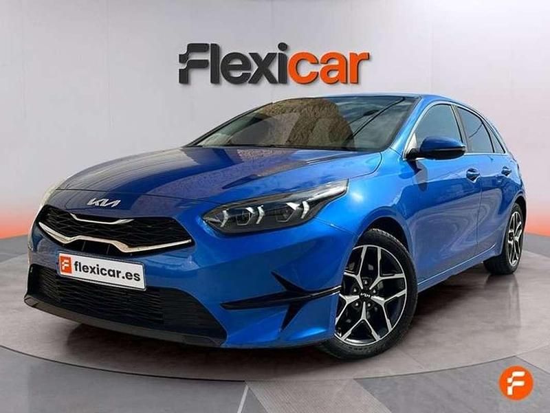 Käytetty Kia Ceed 101 HP (74 kW) 2021 Sininen Viistoperä