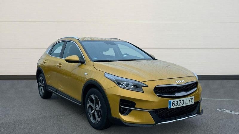 Usado Kia XCeed 160 CV (117 kW) 2022 Amarillo SUV