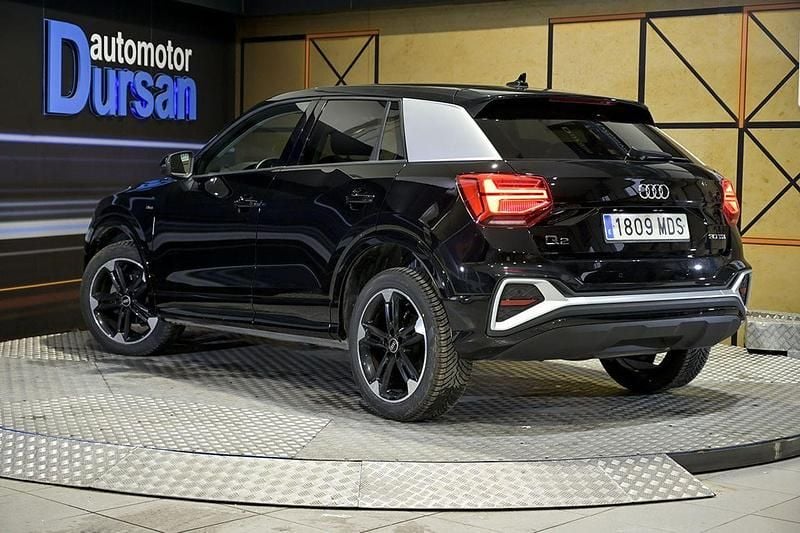 Usado Audi Q2 S-Line 116 CV (85 kW) 2023 Negro SUV