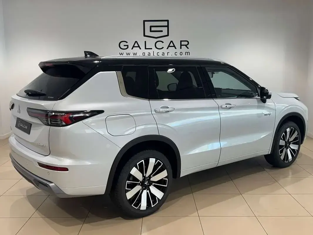 Nuevo Mitsubishi Outlander P-HEV 306 CV (225 kW) 2026 Blanco SUV