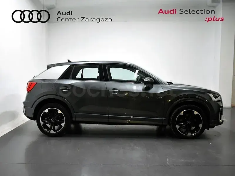 Usado Audi Q2 116 CV (85 kW) 2025 Gris / plata SUV