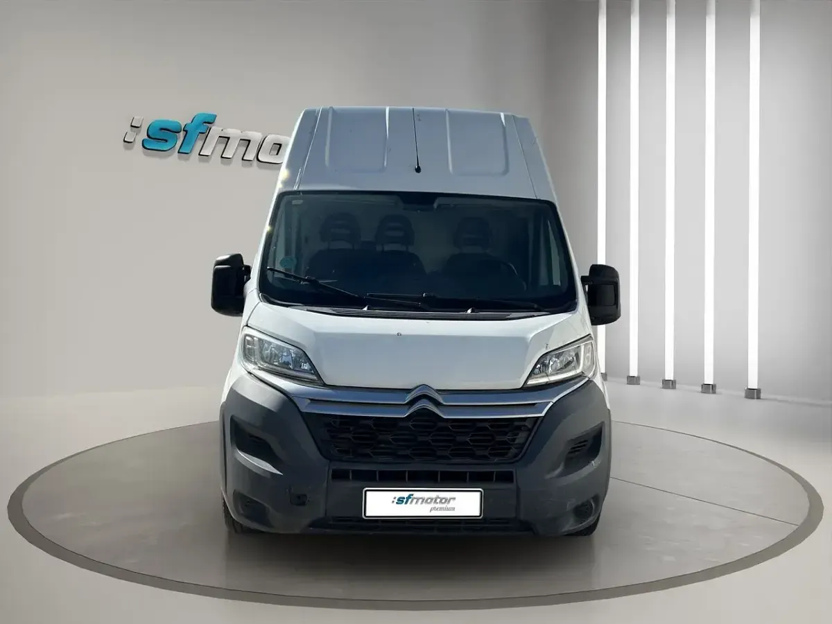 Usado Citroën Jumper 130 CV (95 kW) 2017 Blanco metalizado Monovolumen