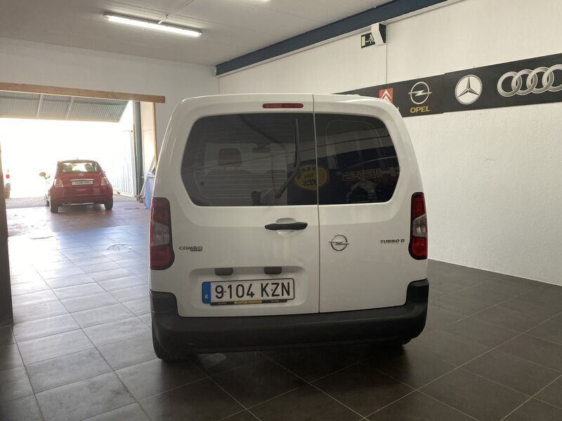 Usado Opel Combo Life Expression 100 CV (73 kW) 2019 Blanco