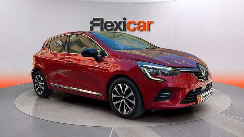 Begagnad Renault Clio V Techno 90 HK (66 kW) 2023 Röd Sedan