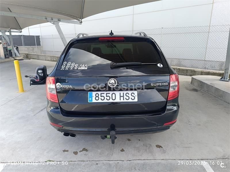 Usado Skoda Superb Elegance 140 CV (102 kW) 2013 Negro Familiar