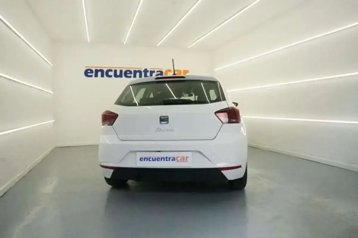 Usado Seat Ibiza Style 116 CV (85 kW) 2023 Blanco Utilitario